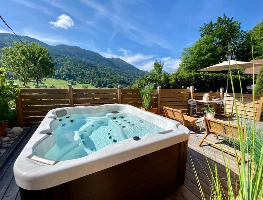 Androsace Appartement Dans Chalet Bois Avec Jacuzzi Privatif Terrasse Et Vue Montagne Les Villards-sur-Thones Екстер'єр фото